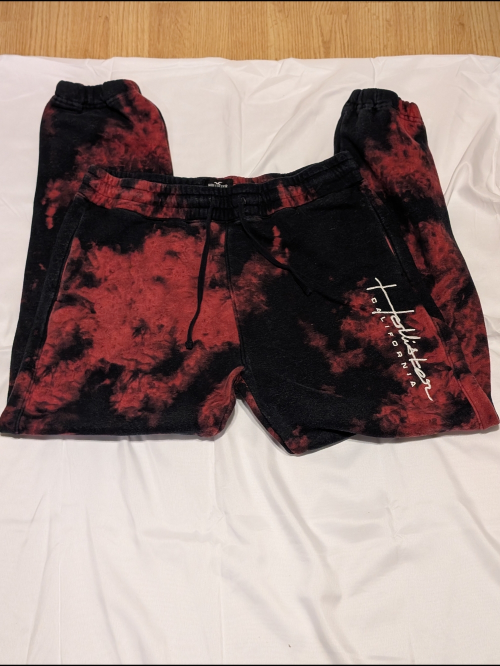 Hollister Men's Black & Red Tie-Dye Joggers